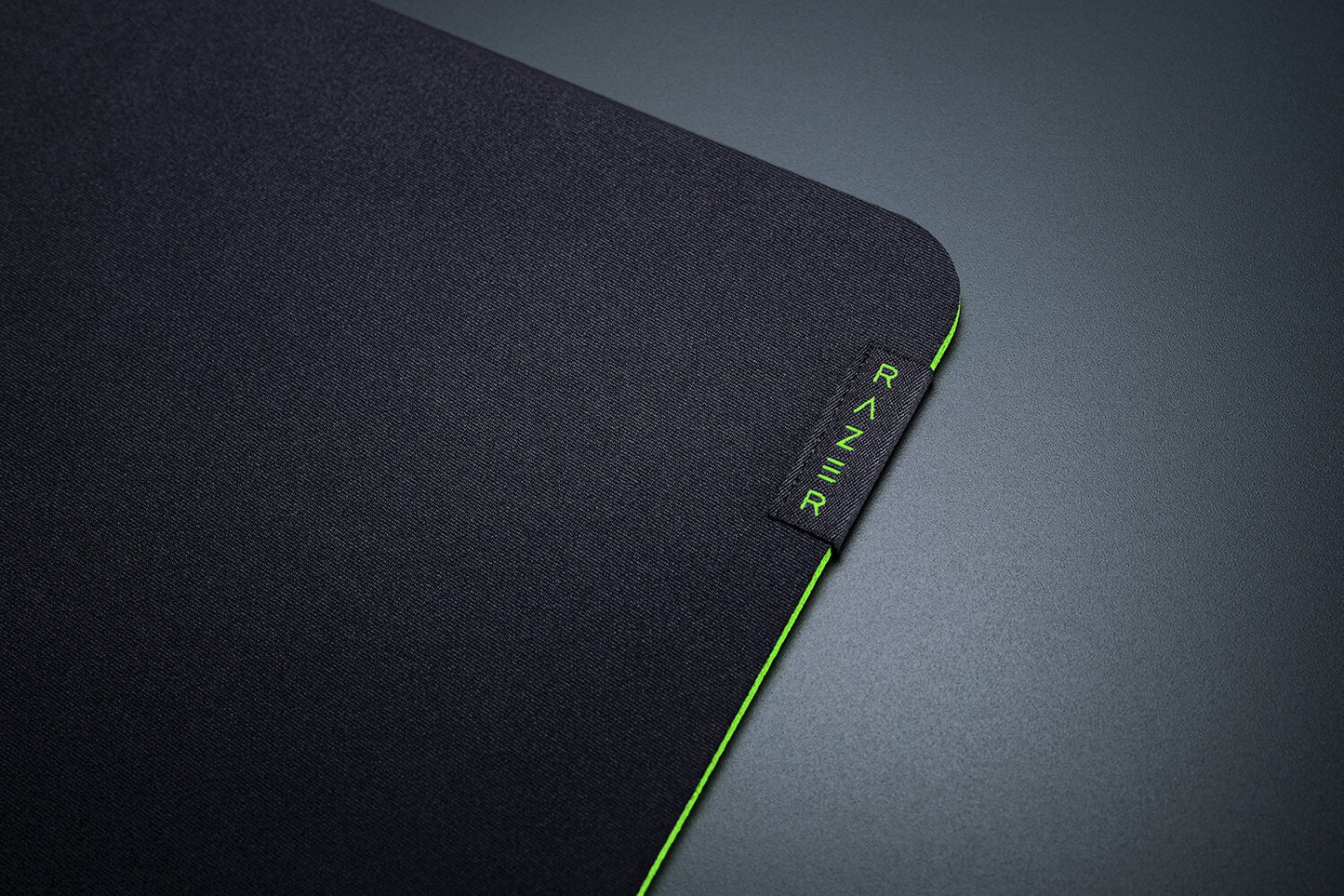 Razer Gigantus V2 - Medium Spelmusmatta Svart, Grön