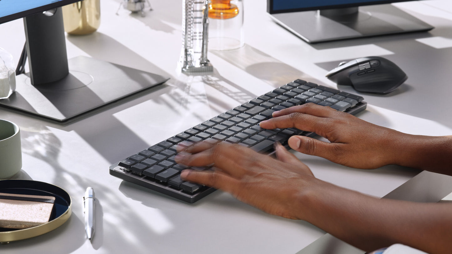Logitech Master 920-010757 tangentbord Kontor Trådlös RF + Bluetooth QWERTY Amerikanskt internationellt grafit