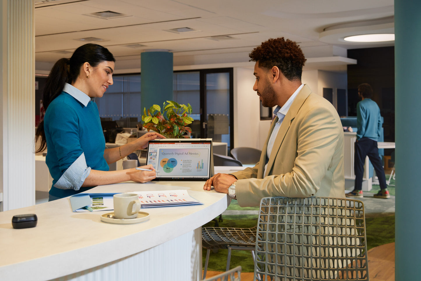 HP EliteBook X Flip G1i Next Gen AI PC Copilot+ PC Intel Core Ultra 7 258V Hybrid (2-i-1) 35,6 cm (14") Pekskärm WUXGA 32 GB LPDDR5x-SDRAM 512 GB SSD Wi-Fi 7 (802.11be) Windows 11 Pro Silver