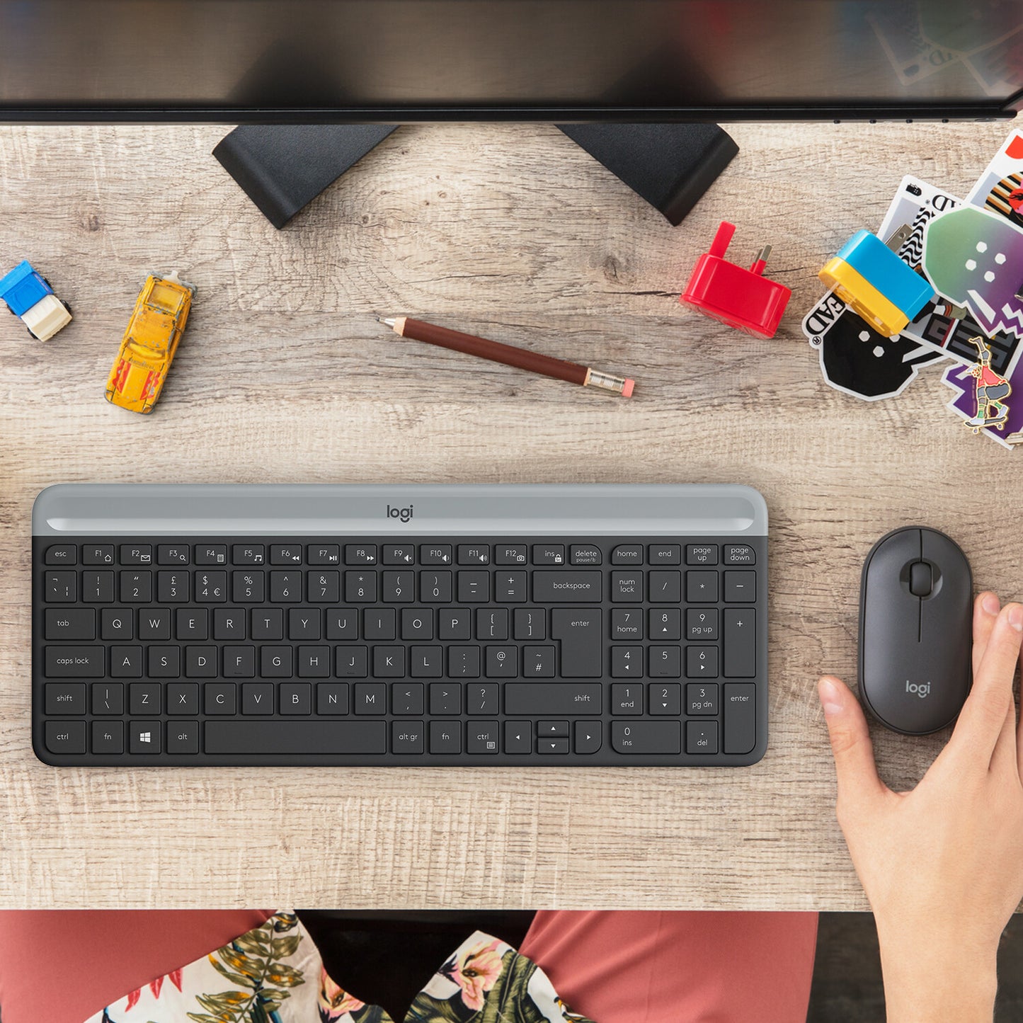 Logitech 920-009204 tangentbord Mus inkluderad Universal RF Trådlös QWERTY Amerikanskt internationellt grafit