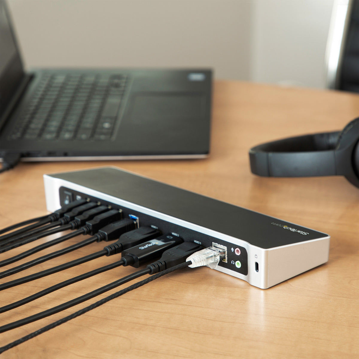 StarTech.com USB 3.0-dockningsstation för trippelskärmar - 1x HDMI - 2x DisplayPort