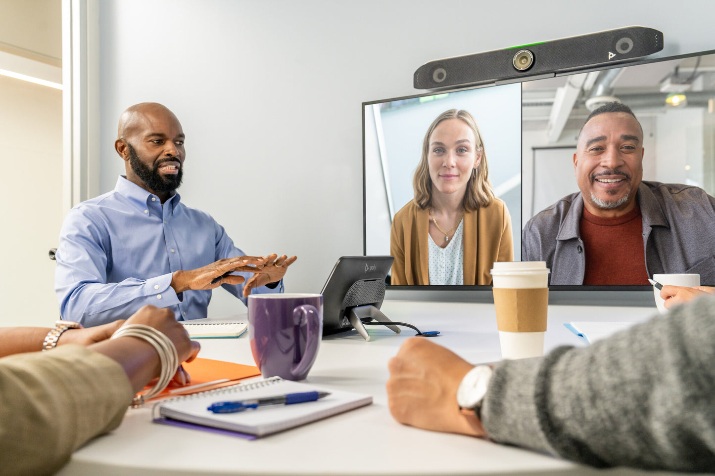 Poly Studio X52 med komplett videobar