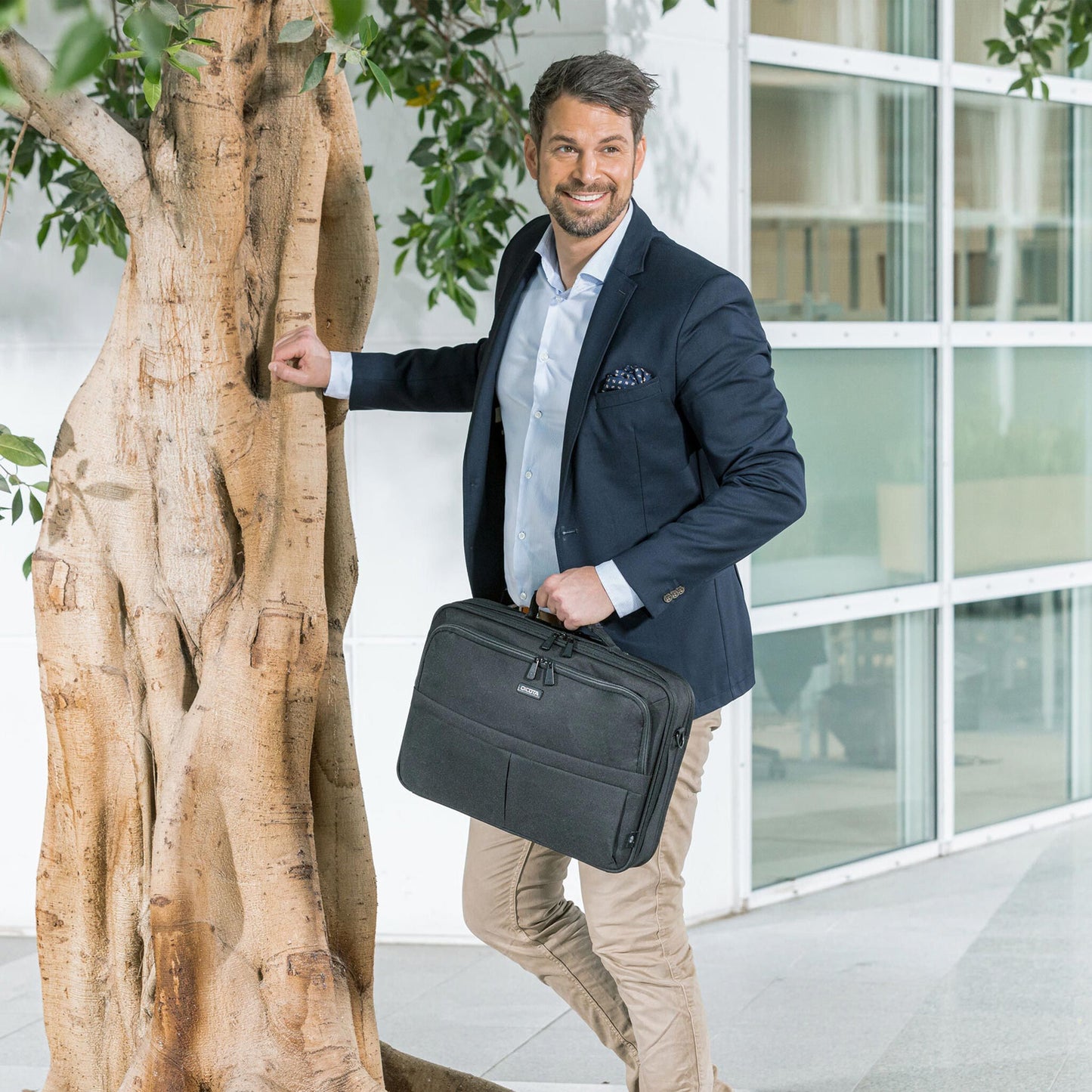 DICOTA Eco Multi SCALE 15-17.3" 43,9 cm (17.3") Portfölj Svart