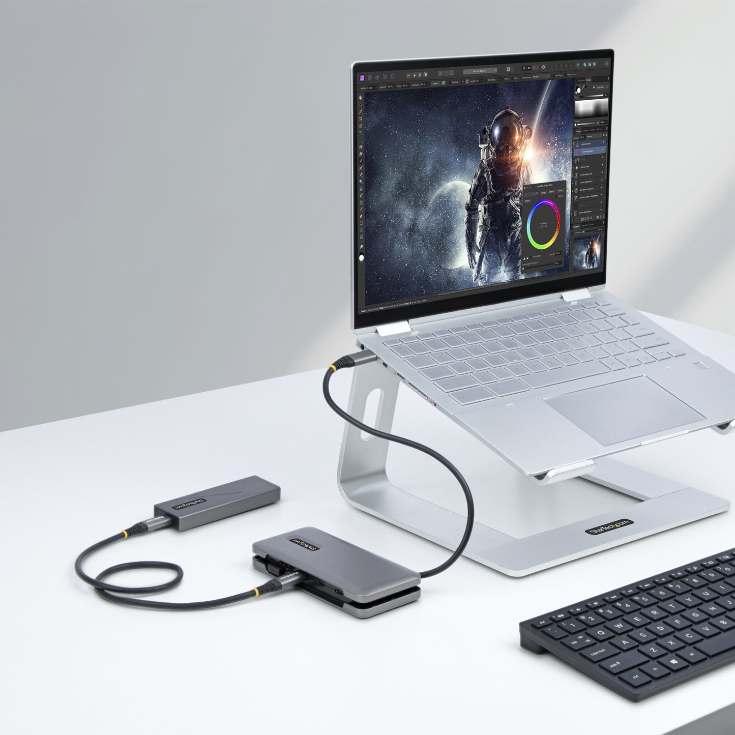 StarTech.com USB-C-hubb med fyra portar - 1x USB-A- och 3x USB-C-portar - USB 3.1 10 Gbps - Bussdriven - USB Type C-hubb med 25 cm omlindningsbar kabel - Bärbar USB-C- till USB-A-hubb/-delare