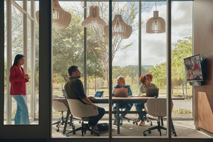 Poly Studio videobar med USB-anslutning