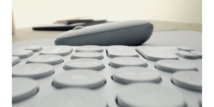 Logitech 920-012203 tangentbord Mus inkluderad Universal Trådlös RF + Bluetooth QWERTZ tyska grafit