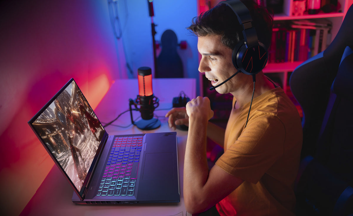 Acer Nitro 18 AI AMD AN18-61-R7SD AMD Ryzen AI 7 PRO 350 Bärbar dator 45,7 cm (18") WQXGA 16 GB DDR5-SDRAM 1 TB SSD NVIDIA GeForce RTX 5070 Ti Wi-Fi 6E (802.11ax) Windows 11 Home tyska Svart