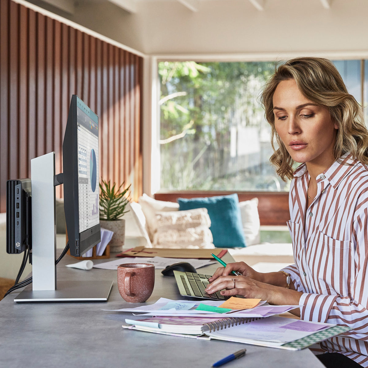 HP Elite Mini 800 G9 Intel® Core™ i7 i7-12700 32 GB DDR5-SDRAM 512 GB SSD Windows 11 Pro Mini PC Mini-PC Svart