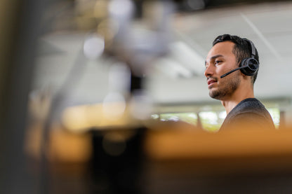 POLY Voyager 4320 USB-A Headset + BT700-dongel