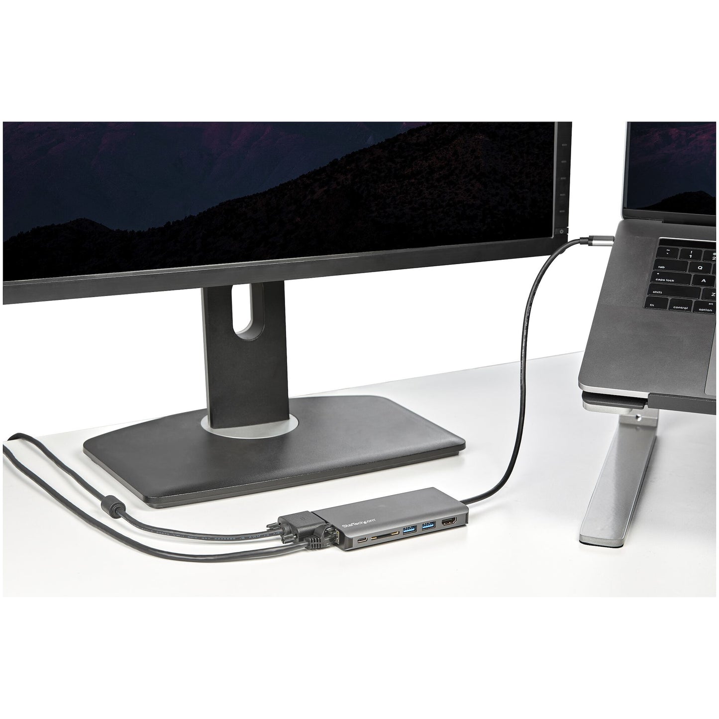 StarTech.com USB C-multiportadapter - USB-C Mini-resedocka med 4K HDMI eller 1080p VGA - 3x USB 3.0-hubb, SD, GbE, Audio, 100 W PD Pass-through - Bärbar dockningsstation för bärbar dator/surfplatta