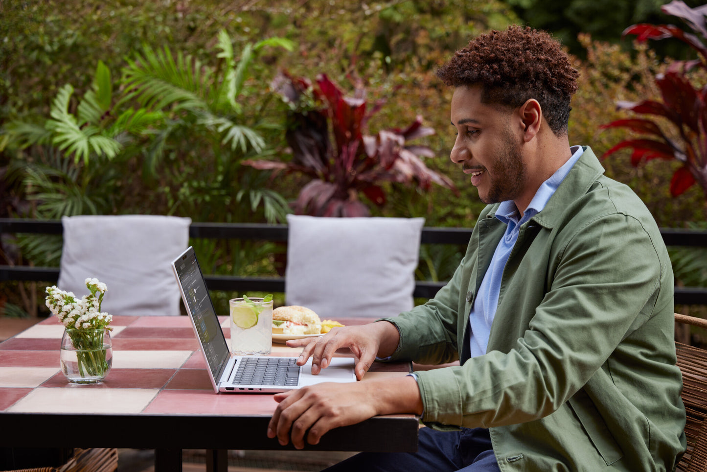 HP EliteBook X Flip G1i Next Gen AI PC Copilot+ PC Intel Core Ultra 7 258V Hybrid (2-i-1) 35,6 cm (14") Pekskärm WUXGA 32 GB LPDDR5x-SDRAM 512 GB SSD Wi-Fi 7 (802.11be) Windows 11 Pro Silver
