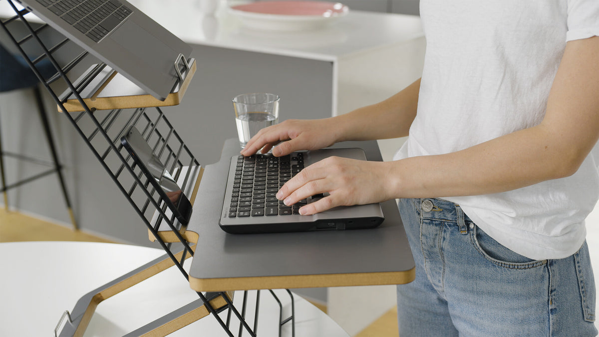 Mousetrapper Alpha - Nordic tangentbord Mus inkluderad Kontor USB + Bluetooth QWERTY Svart, Silver