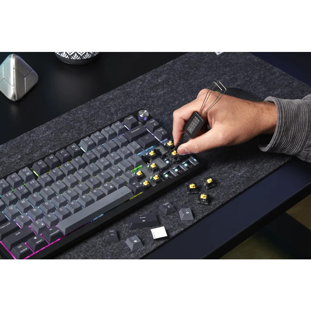 Corsair K65 PLUS WIRELESS 75 % RGB tangentbord Spela Trådlös RF + USB QWERTY Nordic Svart
