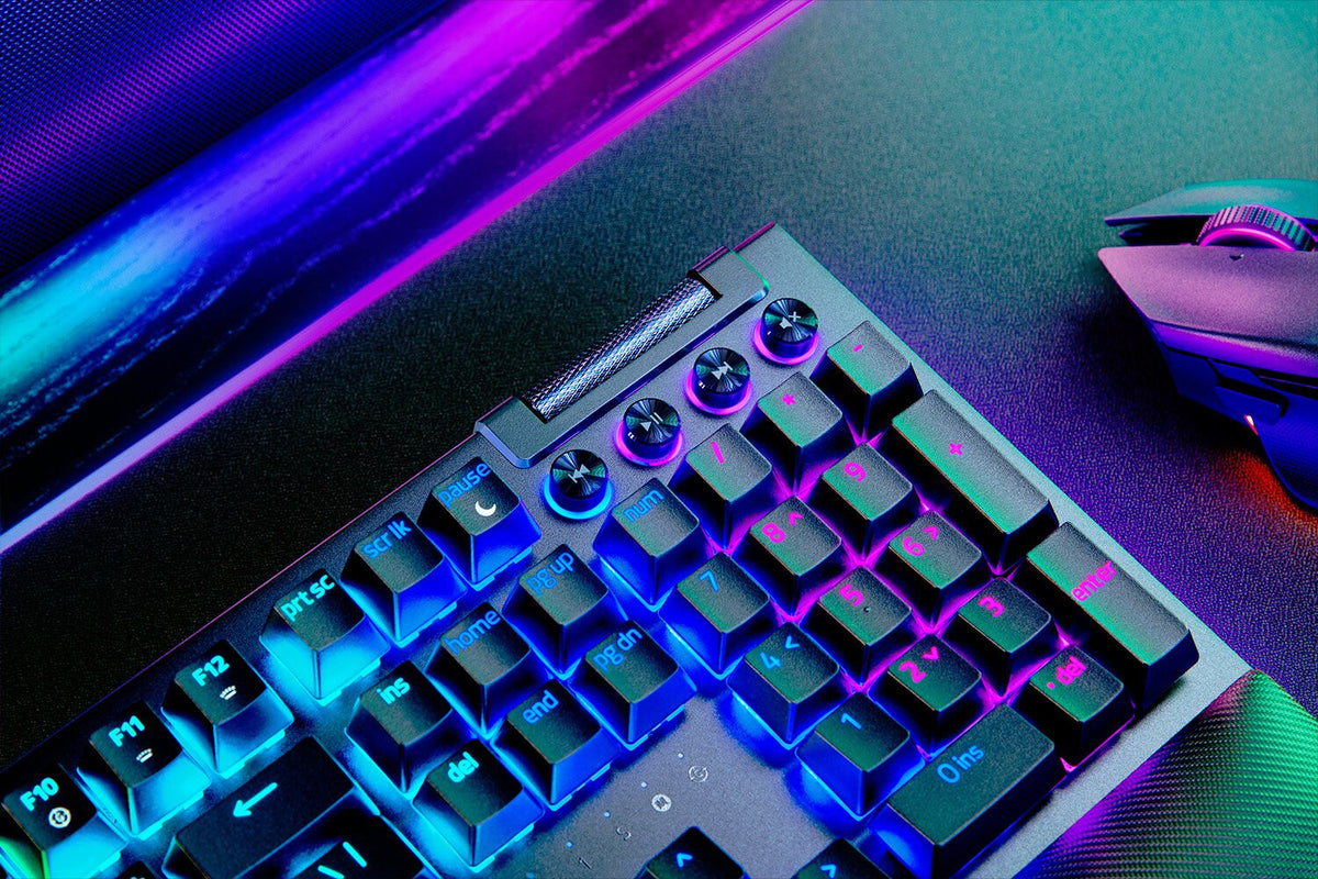 Razer BlackWidow V4 Pro tangentbord Spela USB QWERTZ tyska Svart