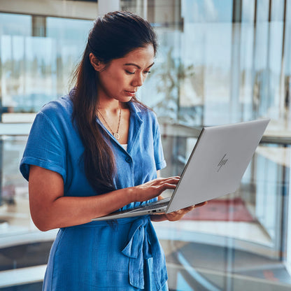 HP ZBook Firefly G11 Intel Core Ultra 7 155H Mobil arbetsstation 40,6 cm (16") Pekskärm WUXGA 32 GB DDR5-SDRAM 1 TB SSD Wi-Fi 6E (802.11ax) Windows 11 Pro AI PC Silver