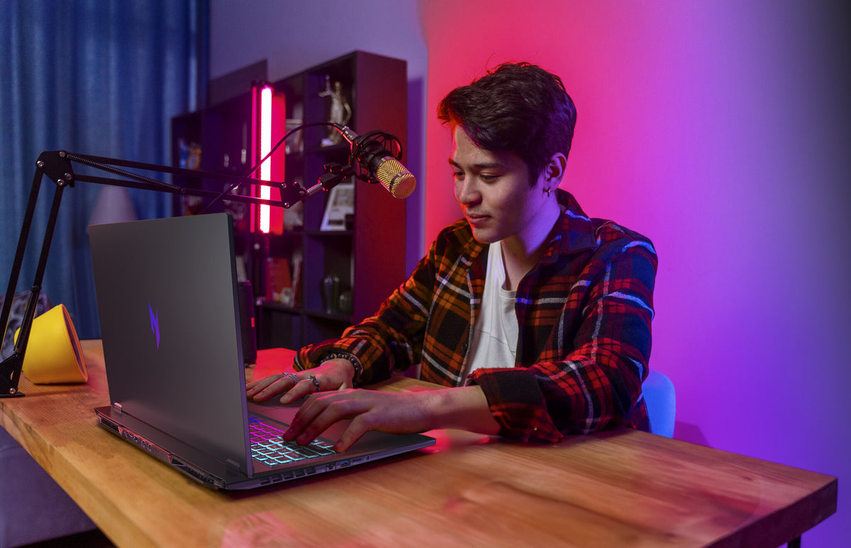 Acer Nitro 18 AI AMD AN18-61-R7SD AMD Ryzen AI 7 PRO 350 Bärbar dator 45,7 cm (18") WQXGA 16 GB DDR5-SDRAM 1 TB SSD NVIDIA GeForce RTX 5070 Ti Wi-Fi 6E (802.11ax) Windows 11 Home tyska Svart