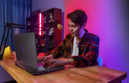 Acer Nitro 18 AI AMD AN18-61-R698) AMD Ryzen AI 7 PRO 350 Bärbar dator 45,7 cm (18") WQXGA 16 GB DDR5-SDRAM 1 TB SSD NVIDIA GeForce RTX 5060 Wi-Fi 6E (802.11ax) Windows 11 Home tyska Svart