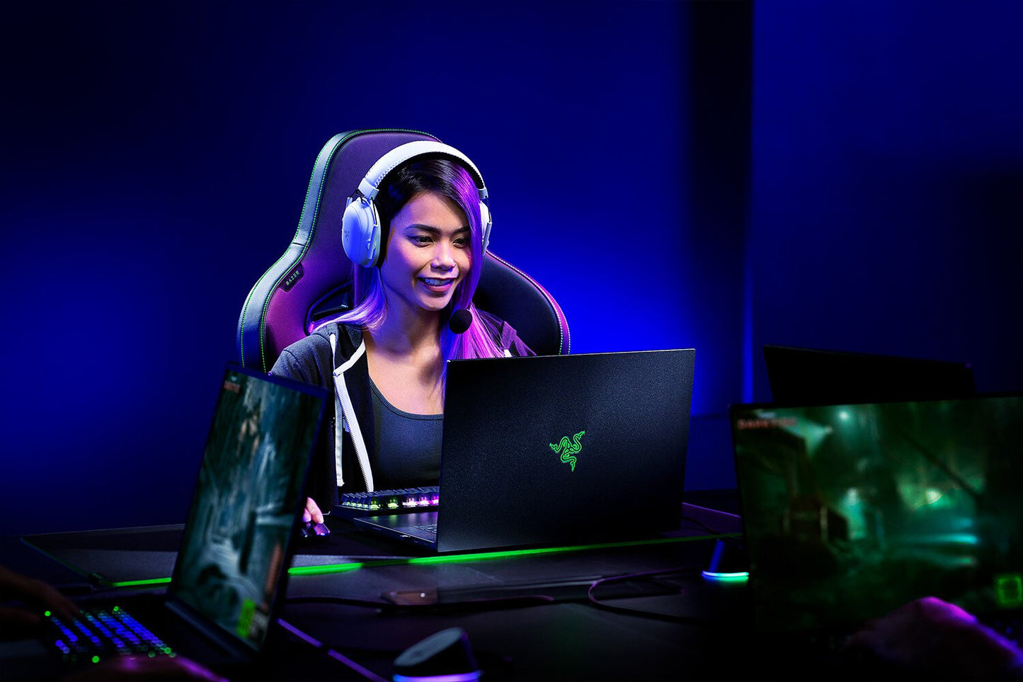 Razer BlackShark V2 Pro Headset Trådlös Huvudband Spela Bluetooth Vit